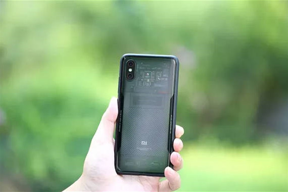 小米手机8 透明探索版怎么样？现在回收能卖多少钱？