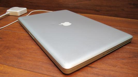 苹果 15年 15寸 MacBook Pro Intel Core i7全新机回收价