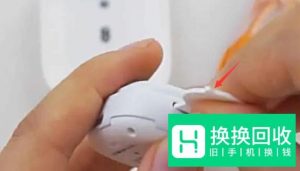 小天才电话手表怎么安装、更换电话卡