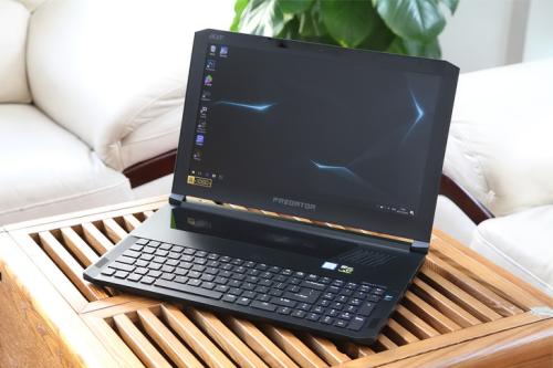 Acer 掠夺者战斧700 PH717-71-984Y