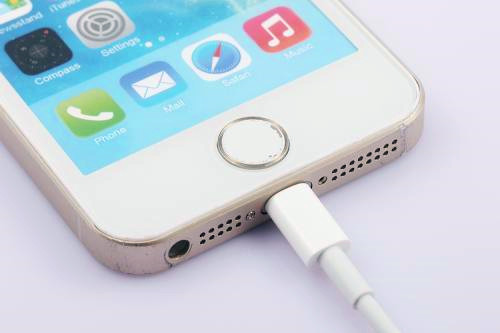iphone无缘无故闪电接口检测到液体
