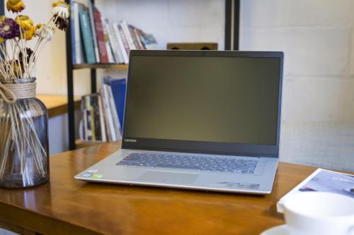 联想 IdeaPad 320S 14寸 Intel 酷睿 i5 8代