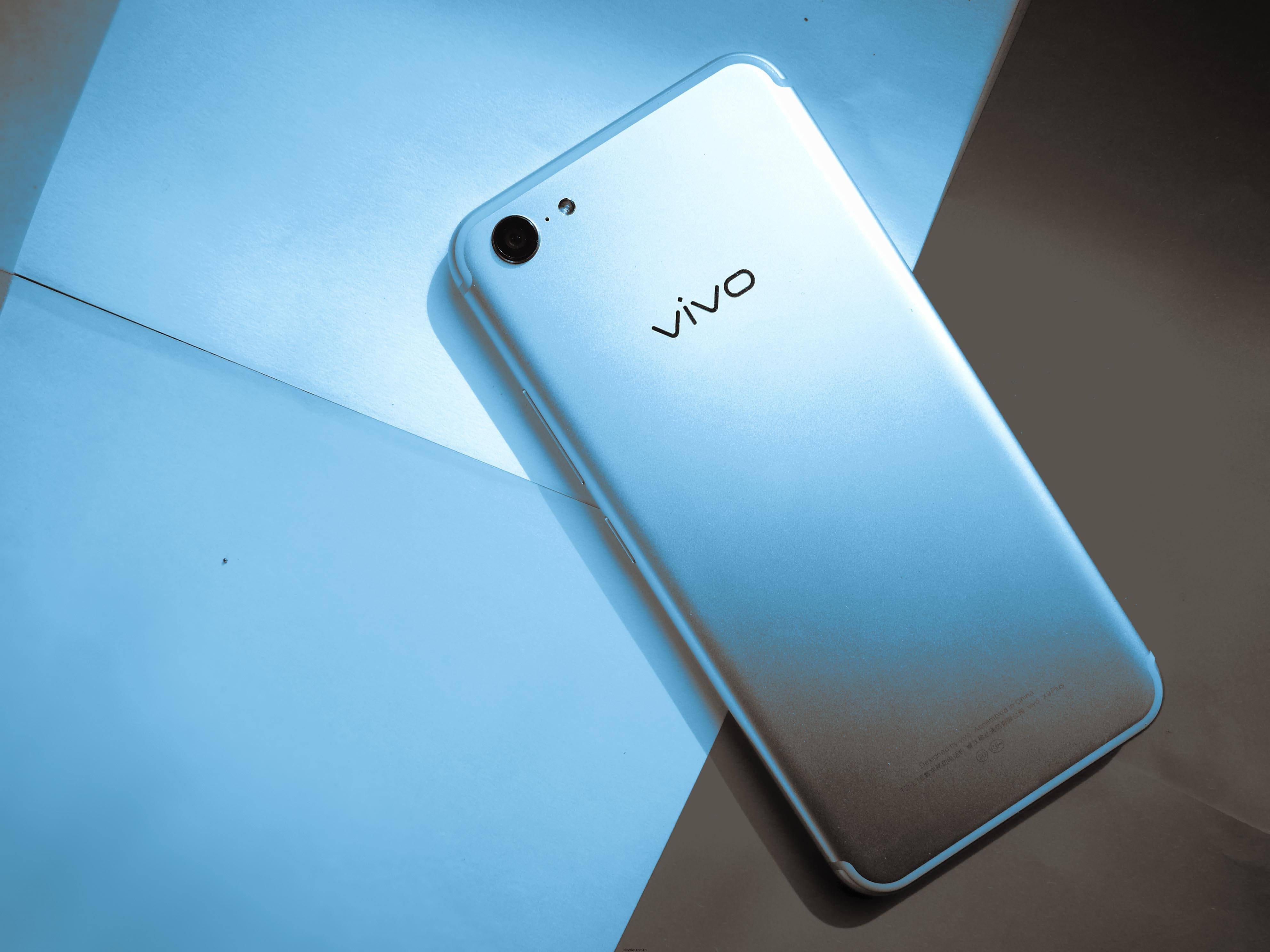 手机摄像头被占用怎么解决vivo
