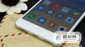 手机上的小孔是干嘛的 手机上的小孔有什么用