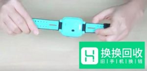 小天才电话手表怎么安装、更换电话卡
