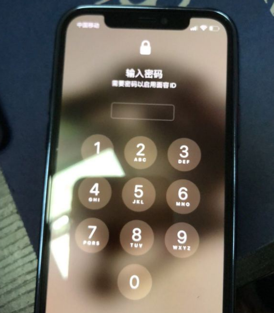 iPhone解锁时出现方框
