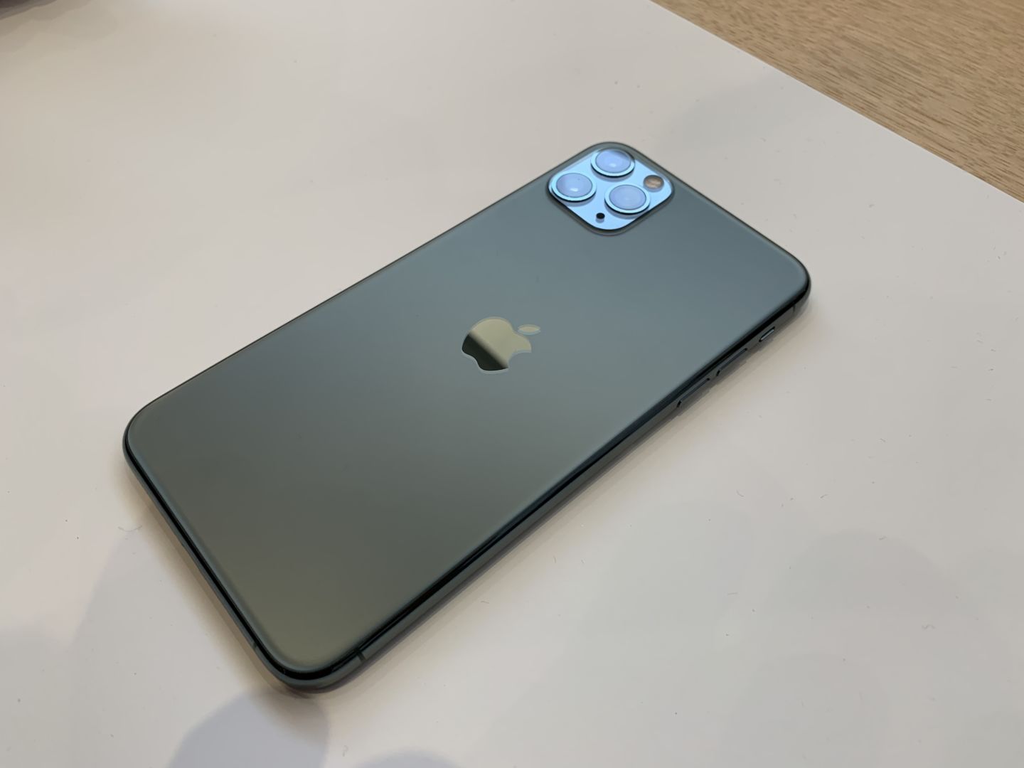 iphone11机型a2223与11有什么不同
