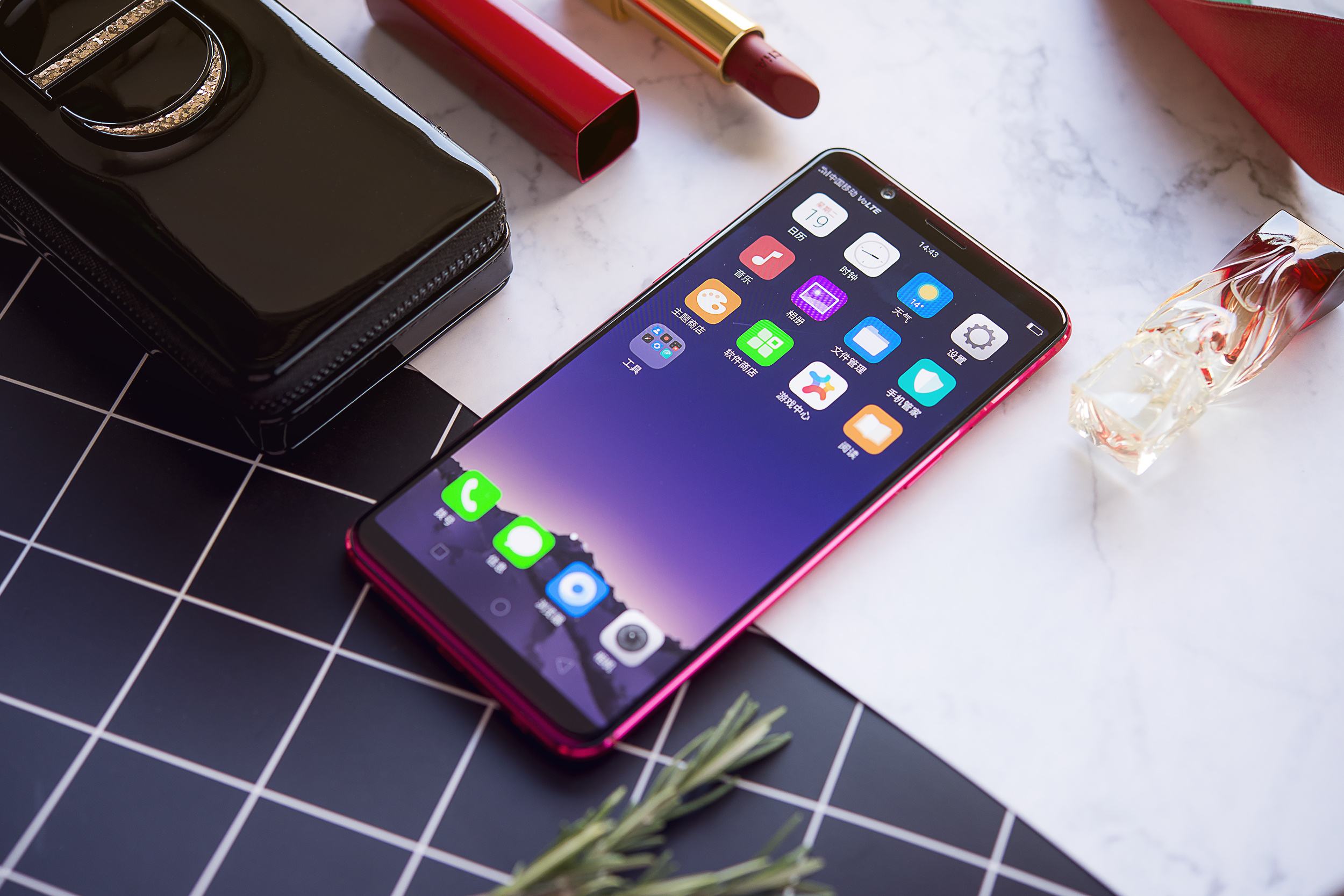 oppor11突然黑屏打不开
