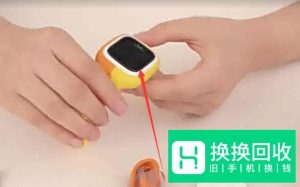 小天才电话手表怎么安装、更换电话卡