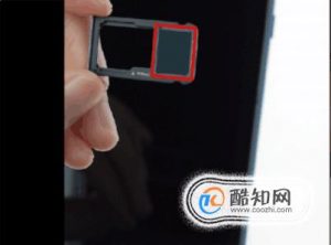 华为nova手机插卡指导安装nano-SIM卡,microSD卡