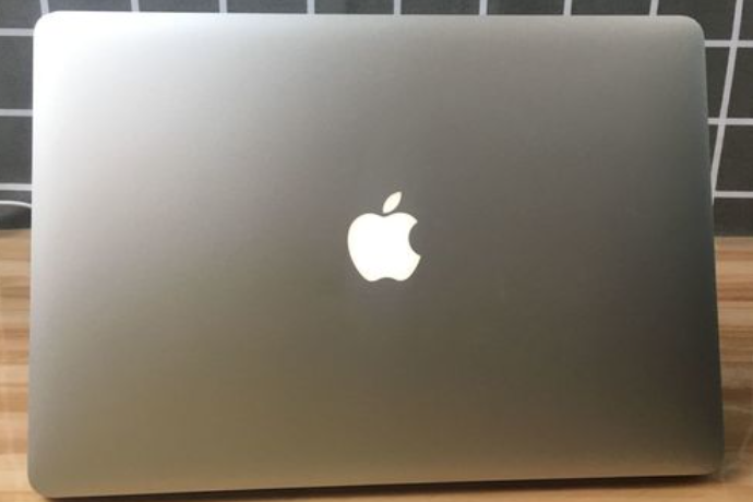 苹果 15年 13寸 MacBook Pro