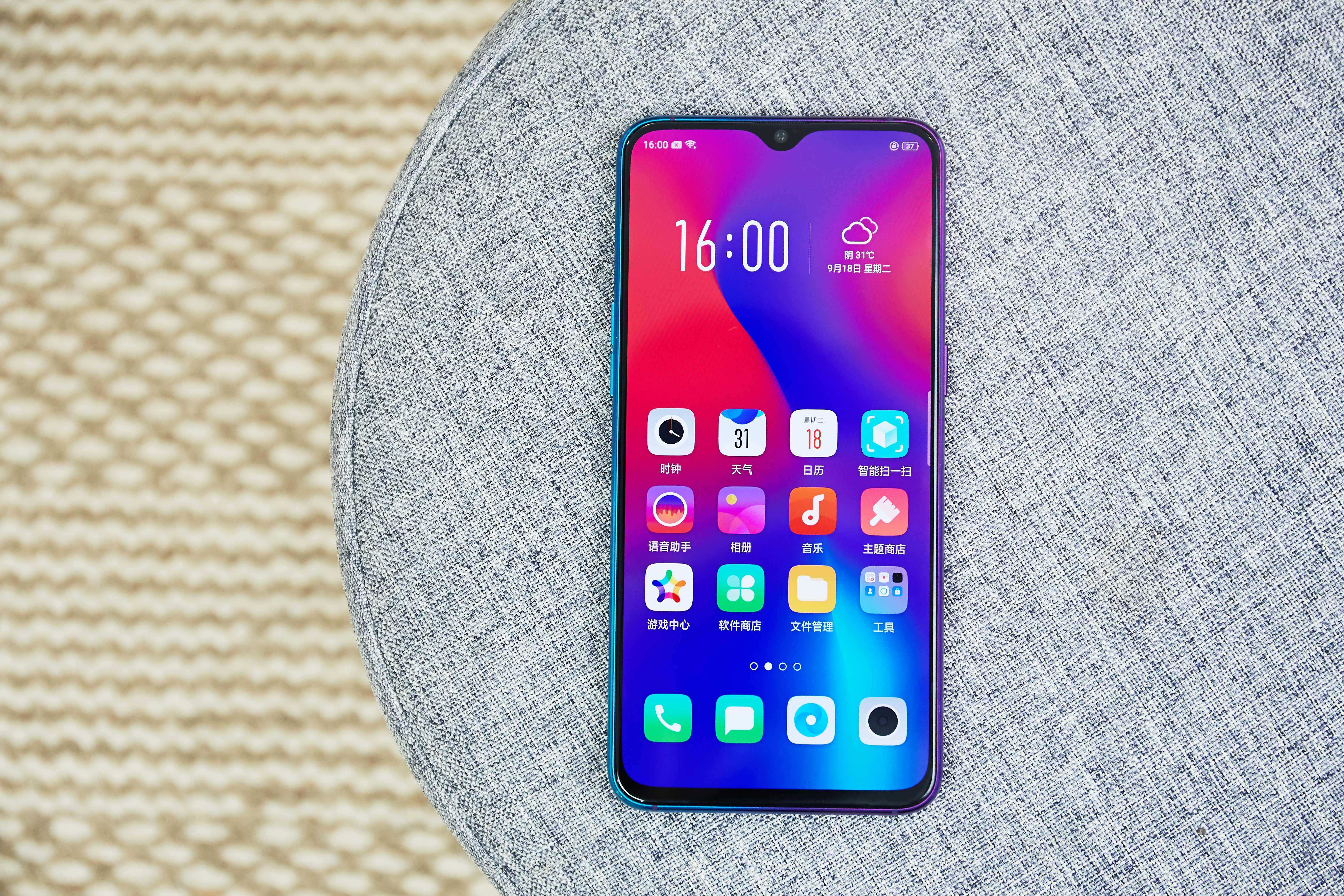 为什么手机屏幕一半能用一半不能用
